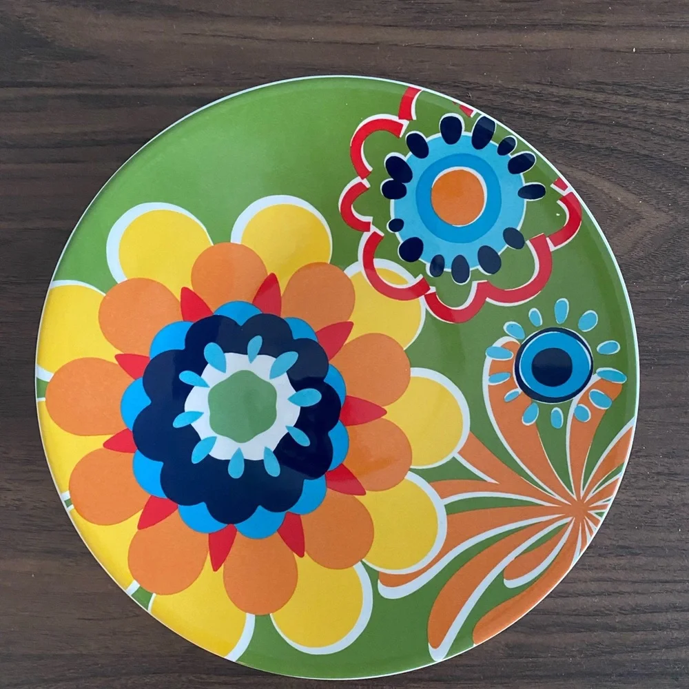Pair of Pier 1 Retro Flower 9” Salad Plates